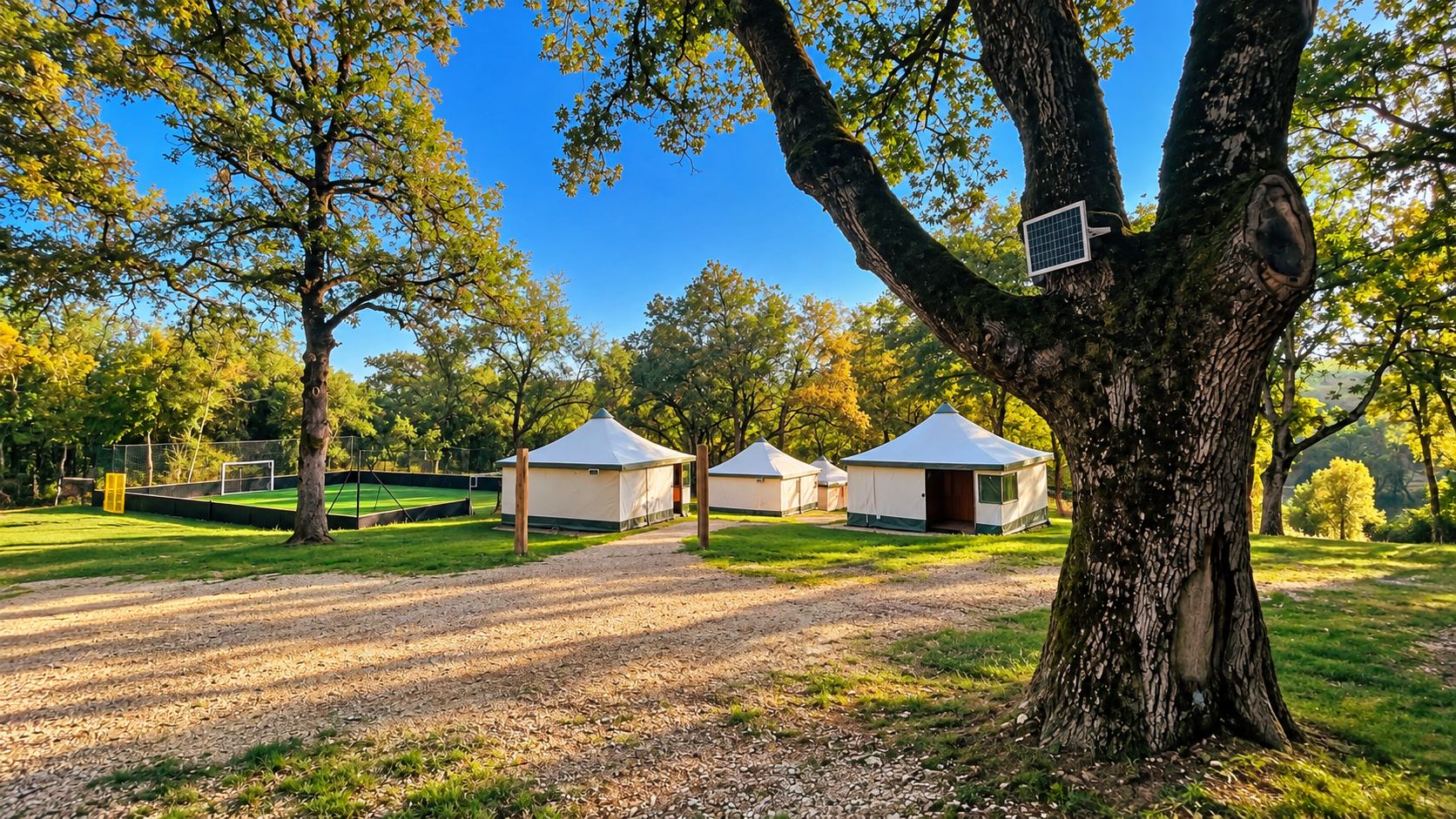 Tentes Lodges de School Rider Camp au cœur des arbres
